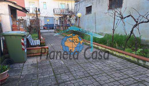 CASA SINGOLA CON GIRDINO